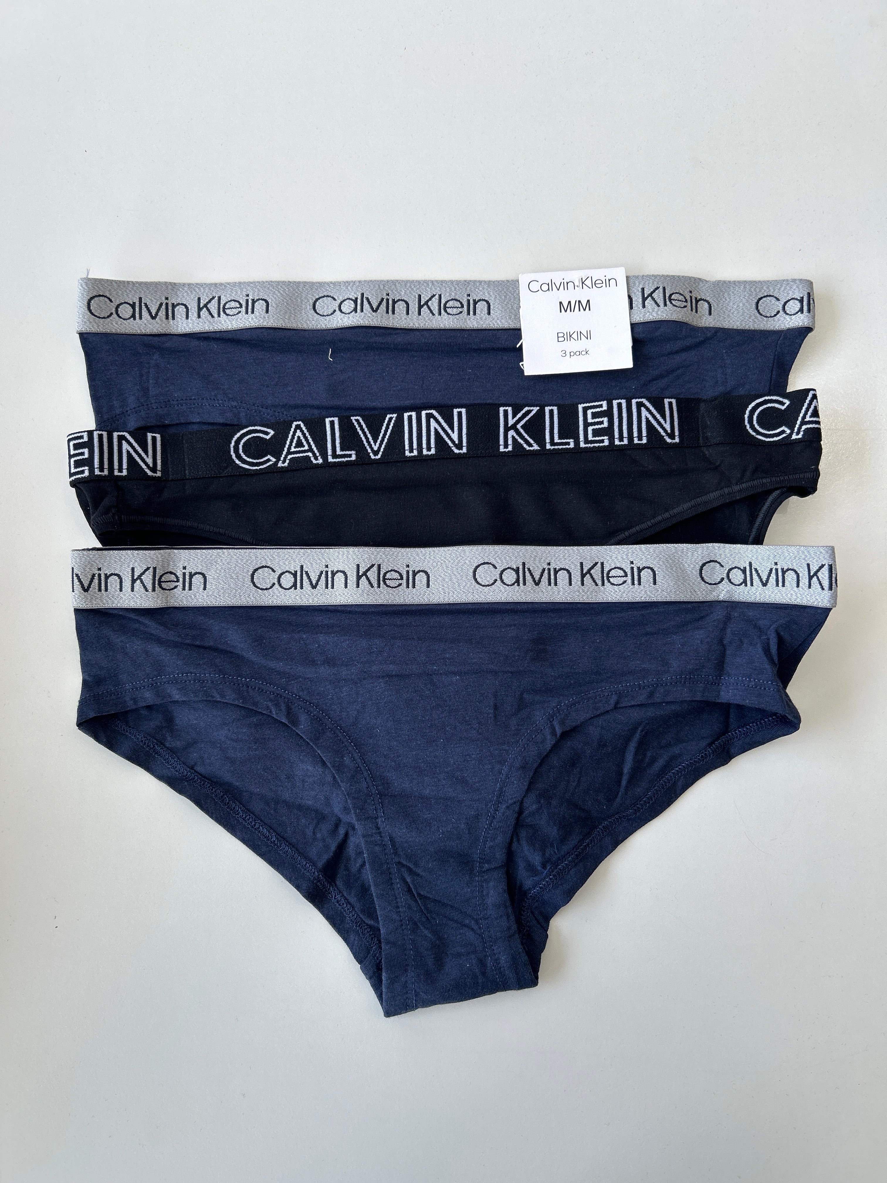 M Calvin Klein مجموعة من 3 قطع بيكيني داخلية