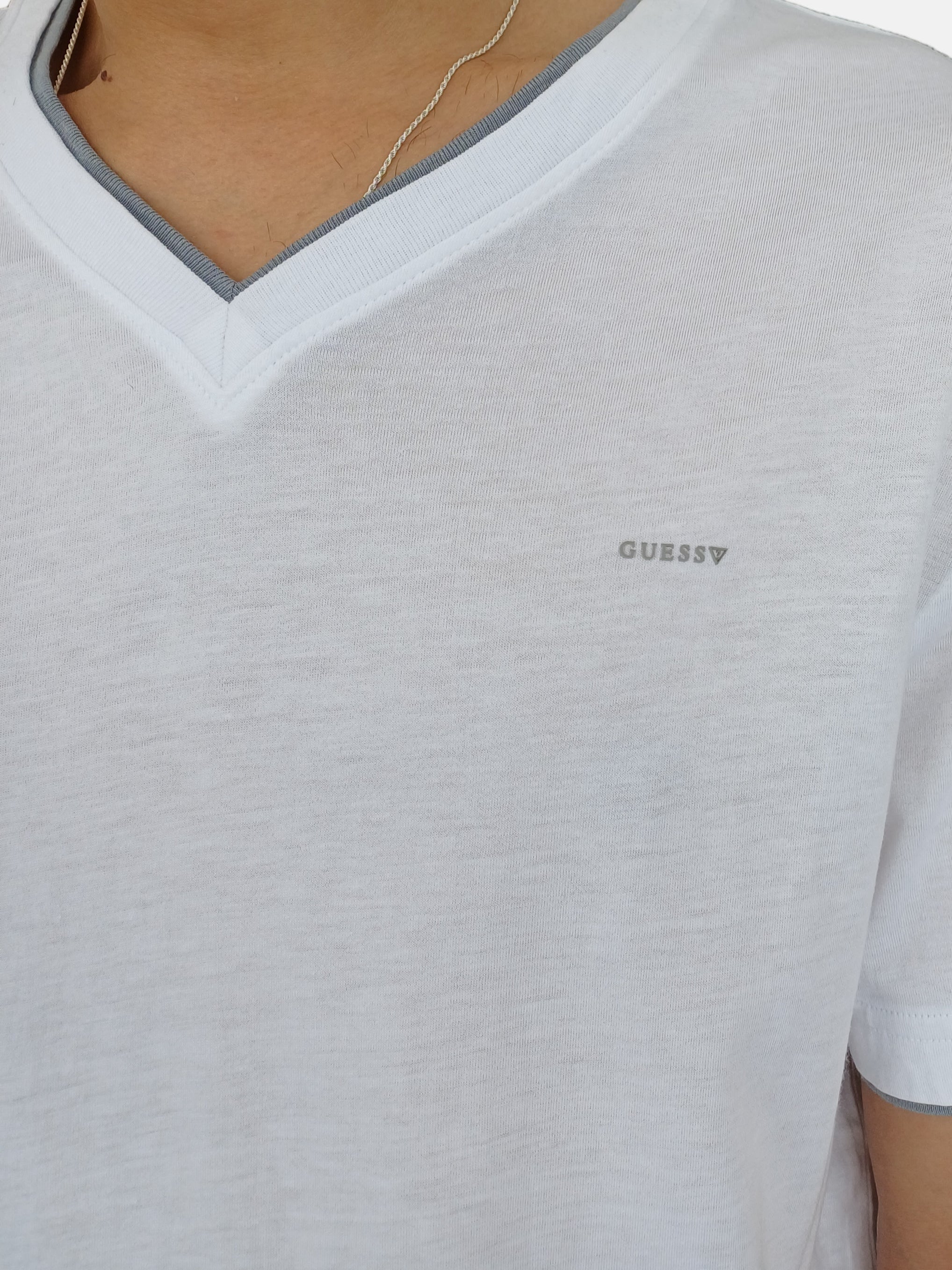 Guess V T-shirt Wihte XBOP02