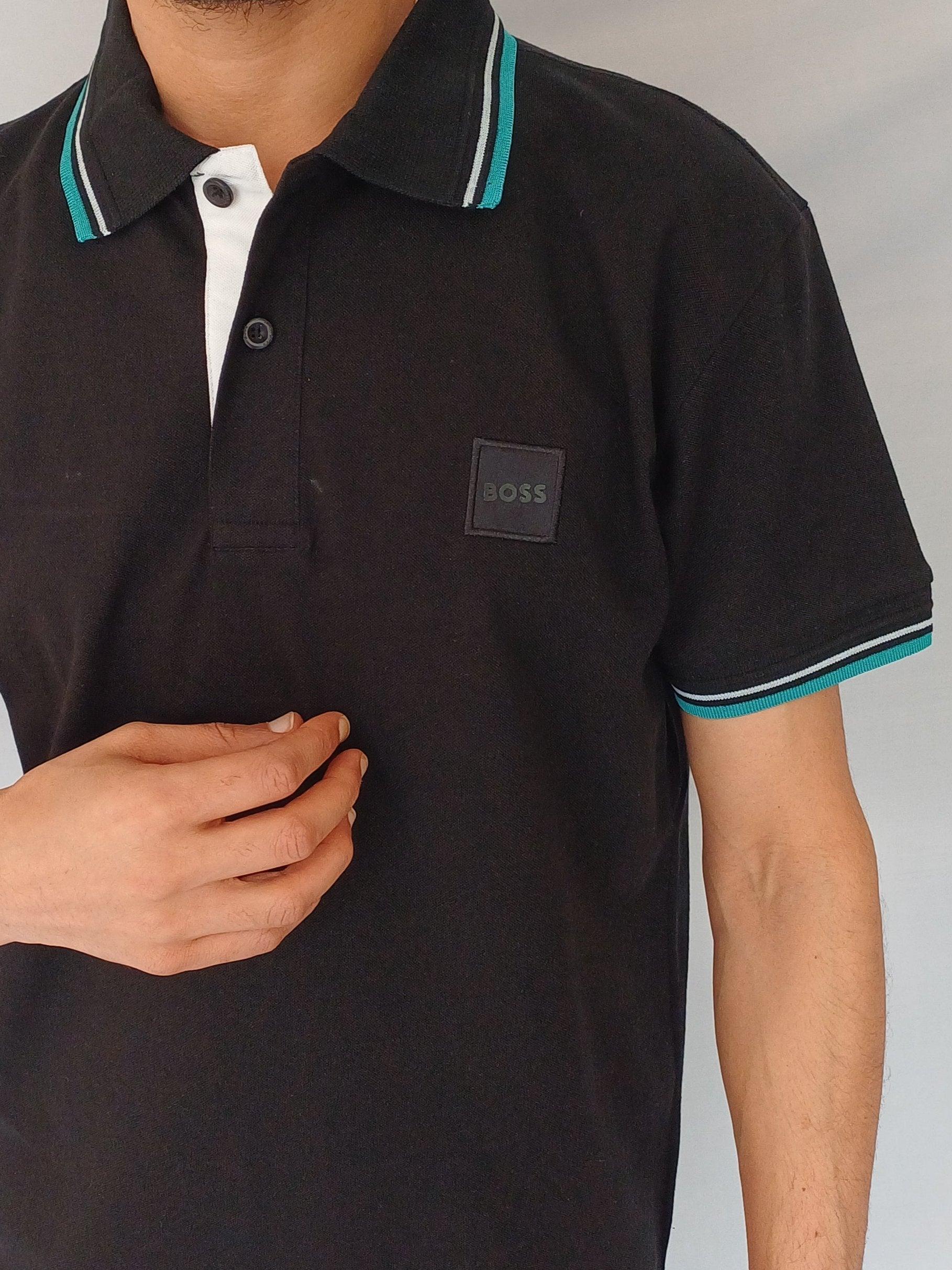 تي شيرت بولو مخطط باللون الأسود والأزرق والأبيض من Boss