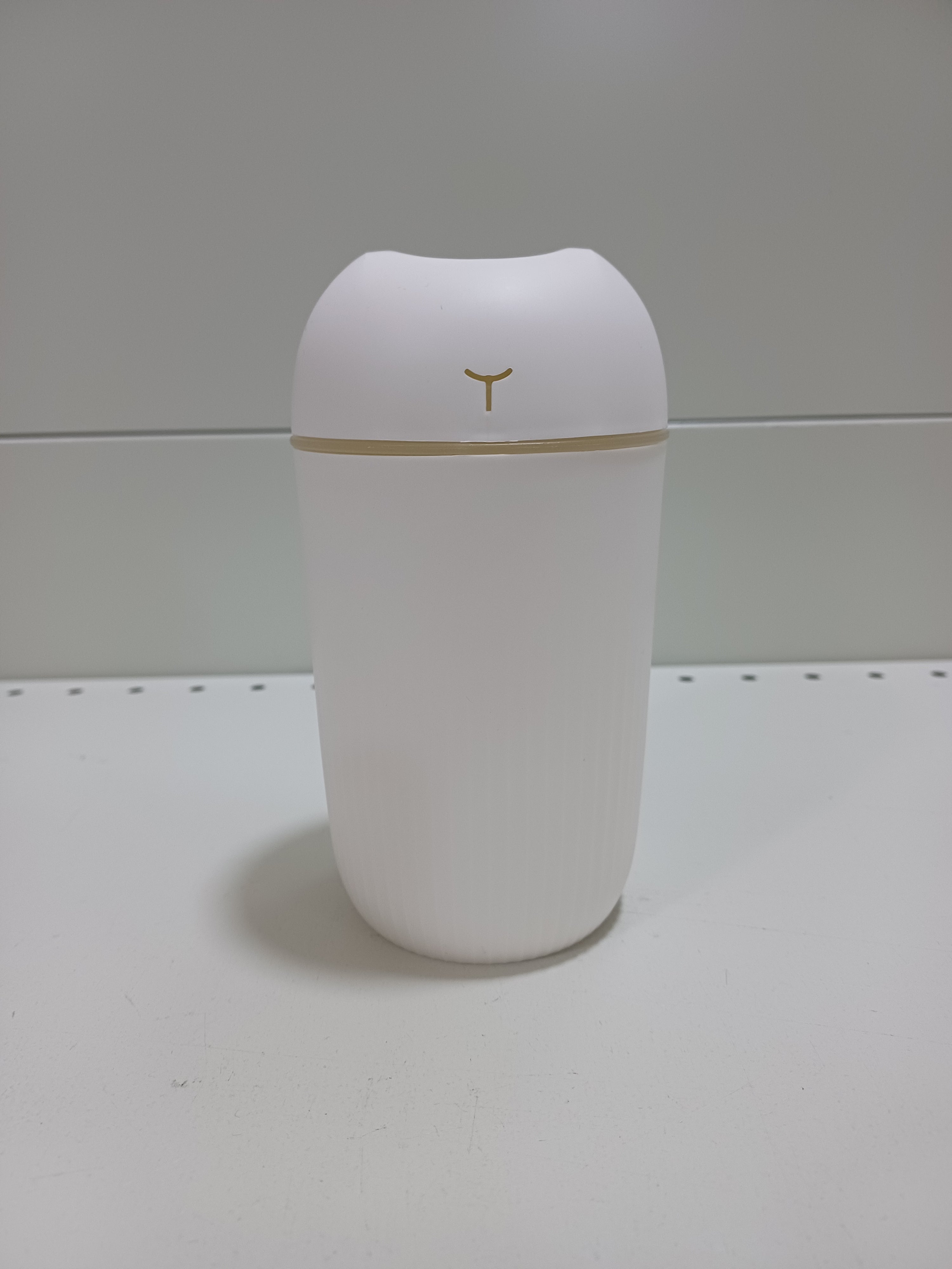 مرطب يو اس بي باللون الأبيض 420 مل