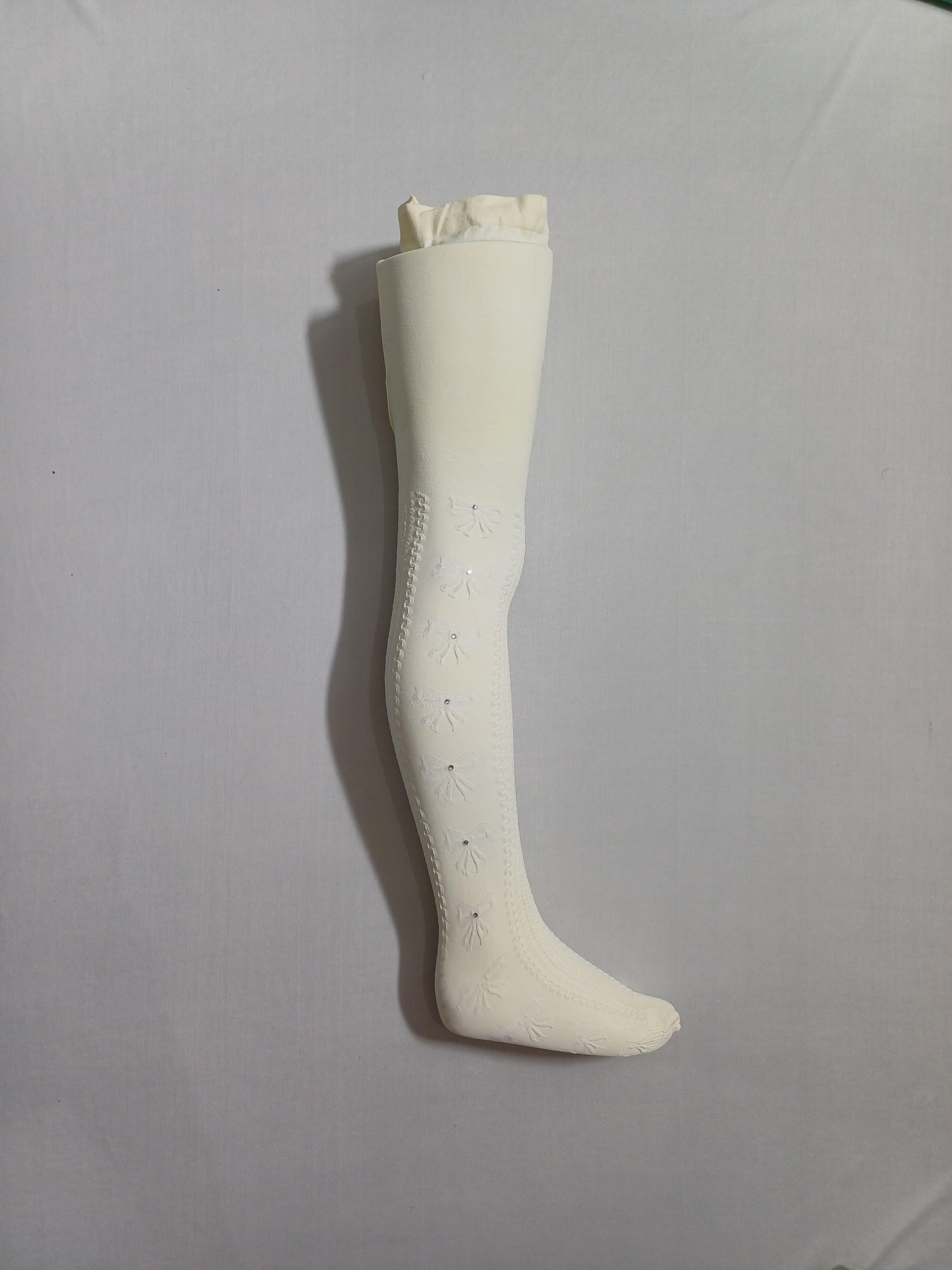 k32016 أوف وايت نويل أكس.جوارب طويلة