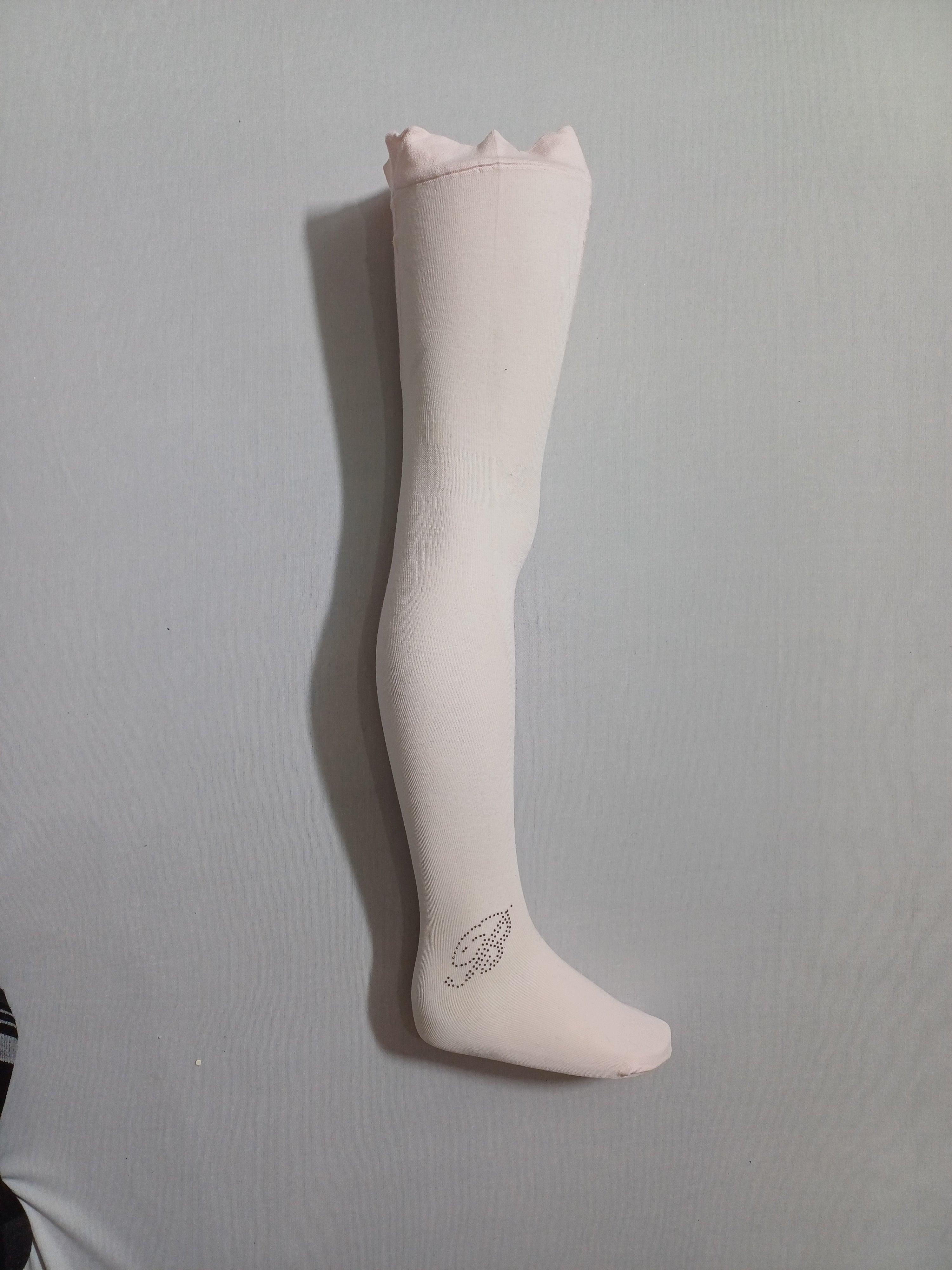 k32066 جوارب طويلة باللون الوردي من Larissa Aks