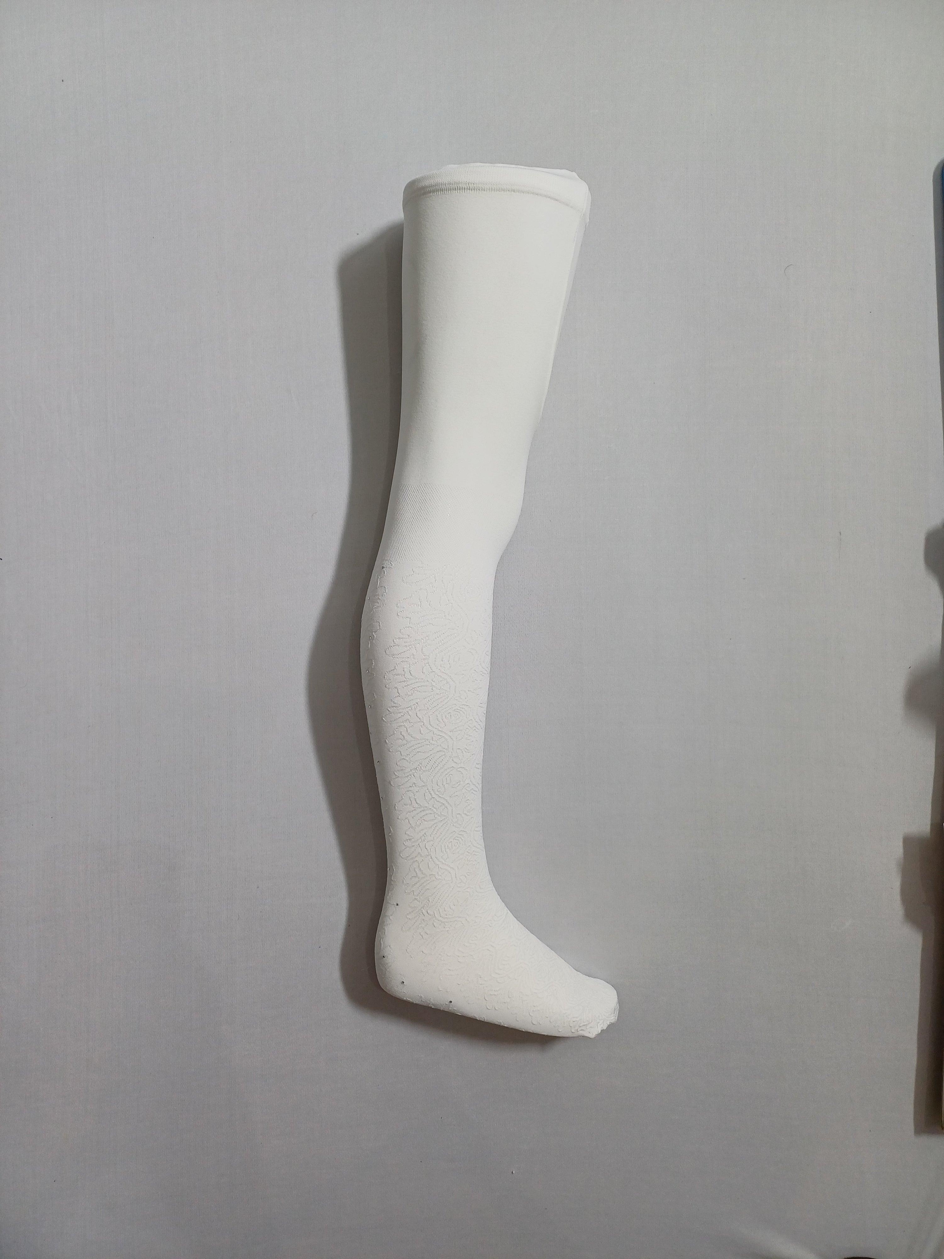 k62008 جوارب طويلة بيضاء من Momento Aks